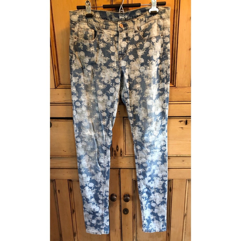 BDG Twig Mid-Rise Floral Jeans